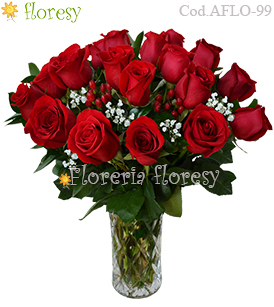 Florero con 24 rosas
